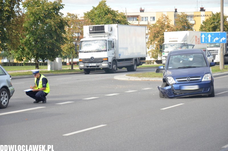 Trzy auta zderzyły się na Kruszyńskiej