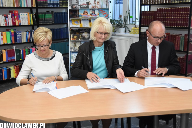 Przekazanie mobilnej stacji dydaktycznej