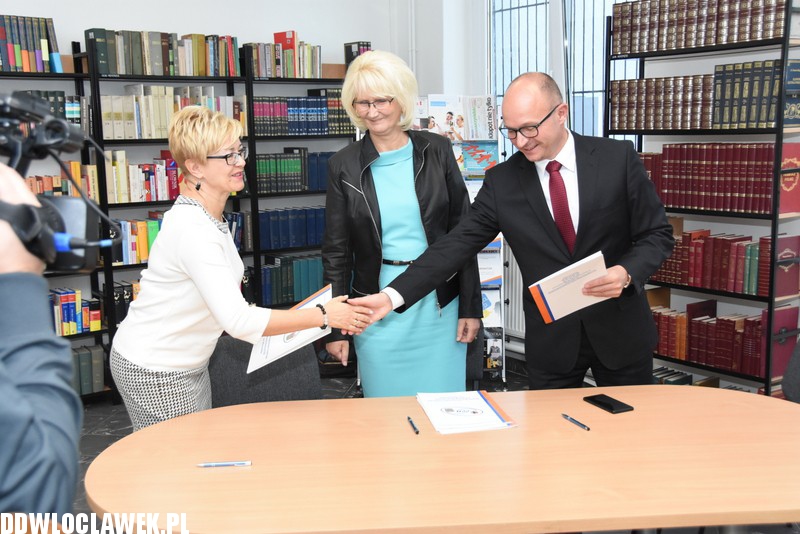 Przekazanie mobilnej stacji dydaktycznej