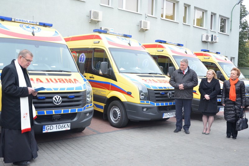 4 nowe, żółte karetki już pracują