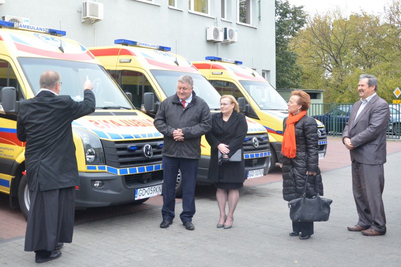 4 nowe, żółte karetki już pracują