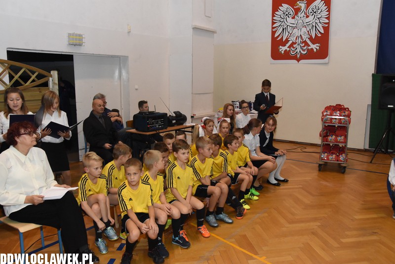 Pasowanie pierwszaków w SP 12
