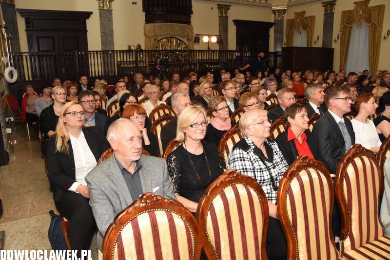 W Drodze do La Scali w Pałacu Bursztynowym