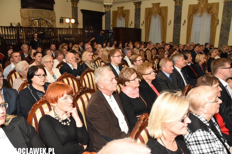 W Drodze do La Scali w Pałacu Bursztynowym
