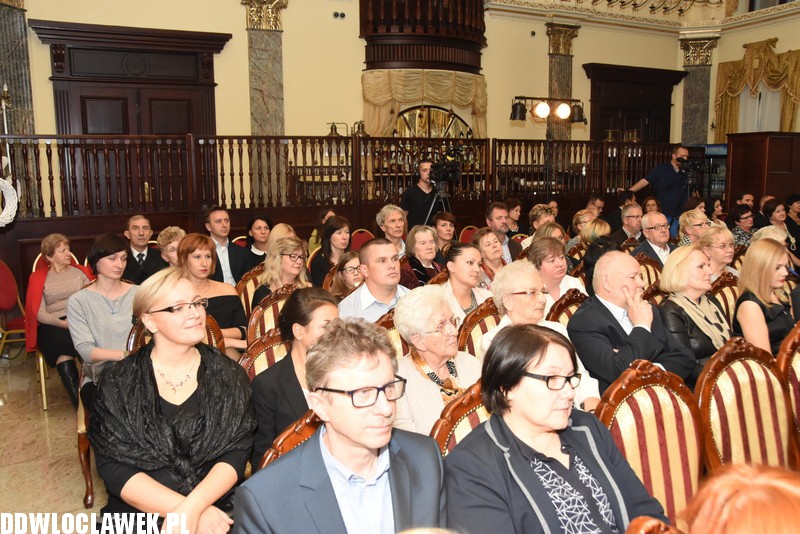 W Drodze do La Scali w Pałacu Bursztynowym