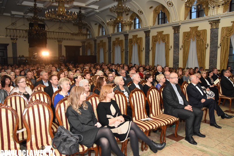 W Drodze do La Scali w Pałacu Bursztynowym
