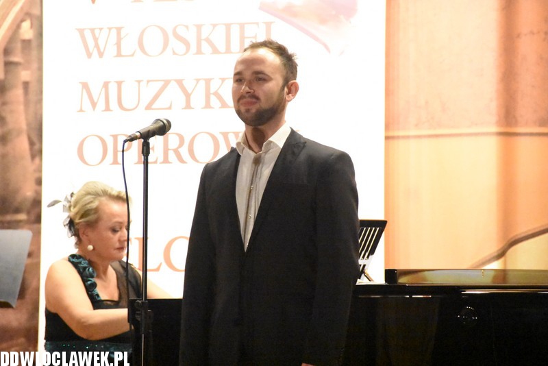 W Drodze do La Scali w Pałacu Bursztynowym