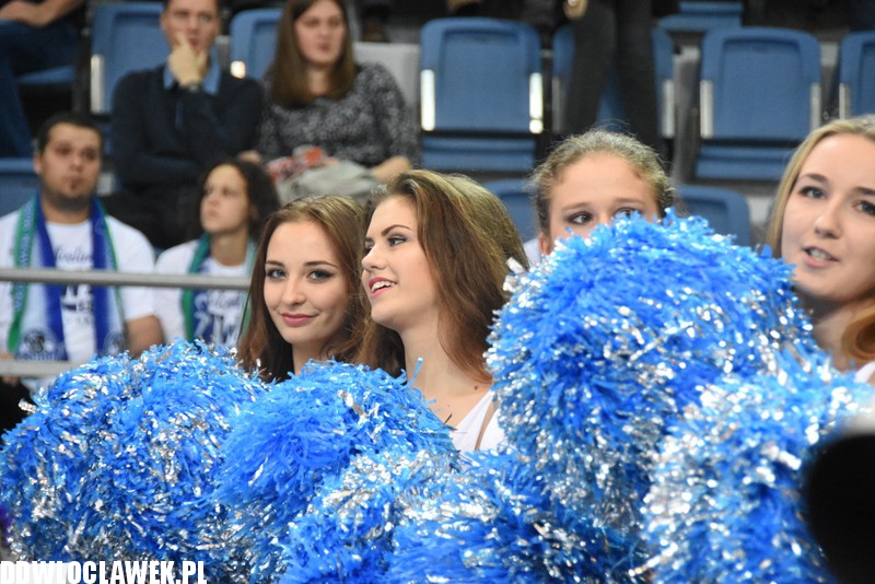 Cheerleaderki na meczu z Turowem