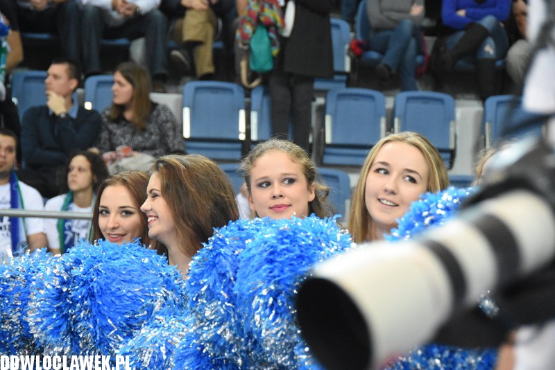 Cheerleaderki na meczu z Turowem