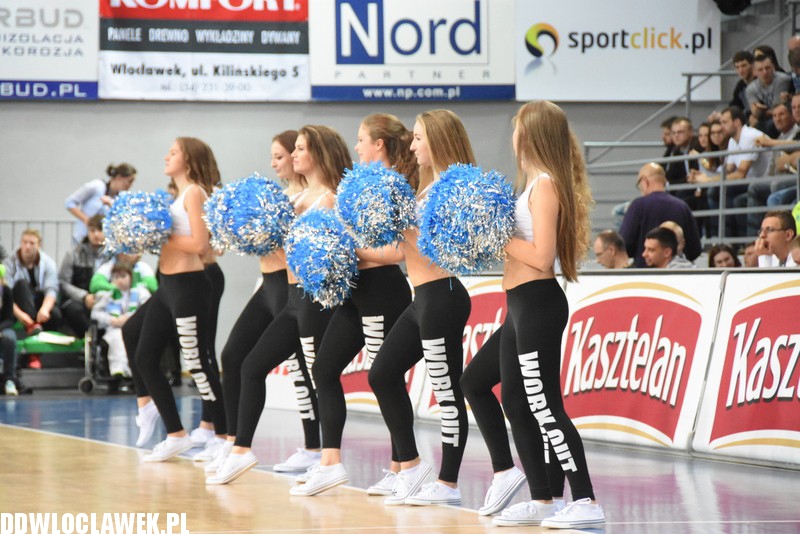Cheerleaderki na meczu z Turowem
