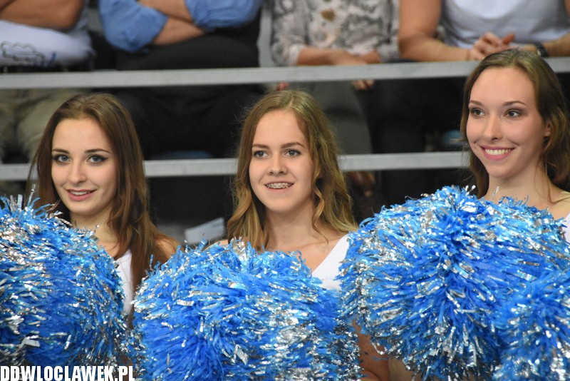 Cheerleaderki na meczu z Turowem