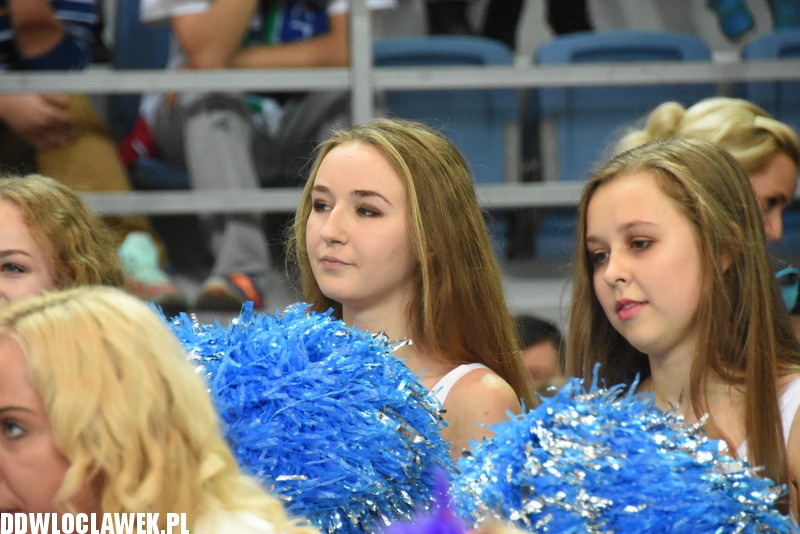 Cheerleaderki na meczu z Turowem