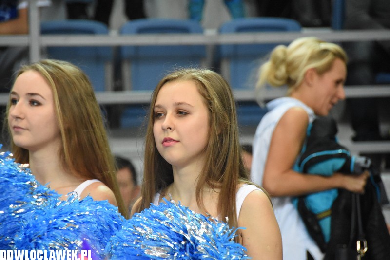 Cheerleaderki na meczu z Turowem