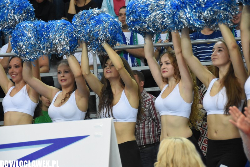 Cheerleaderki na meczu z Turowem