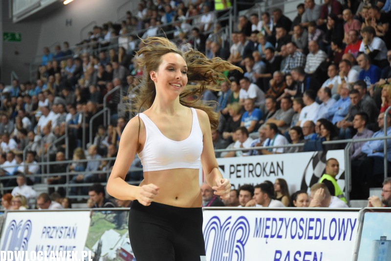 Cheerleaderki na meczu z Turowem