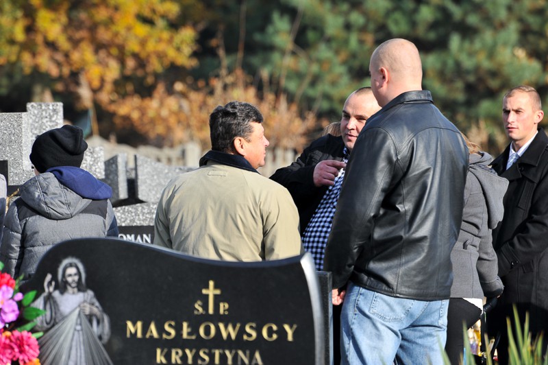 Wszystkich Świętych na cmentarzu