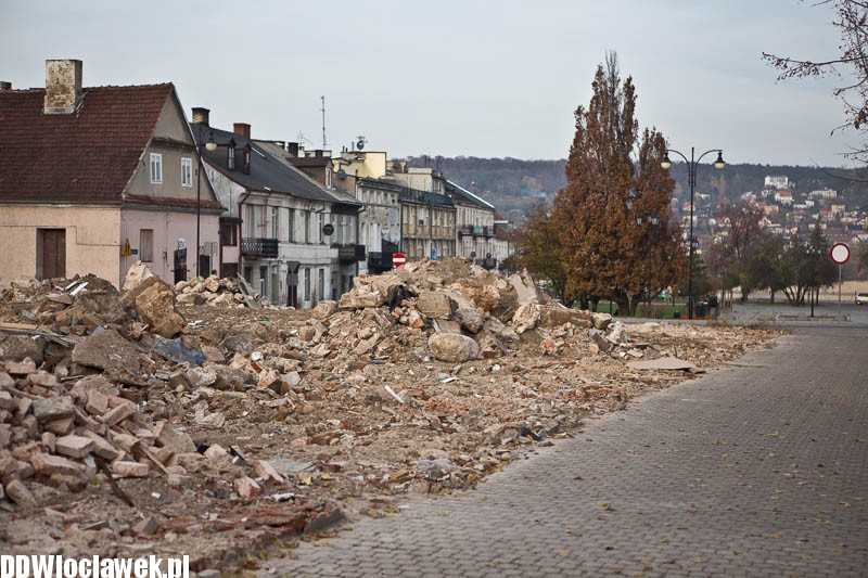 Porządkowanie terenu po kamienicach