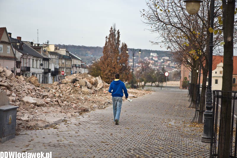 Porządkowanie terenu po kamienicach