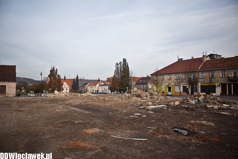 Porządkowanie terenu po kamienicach