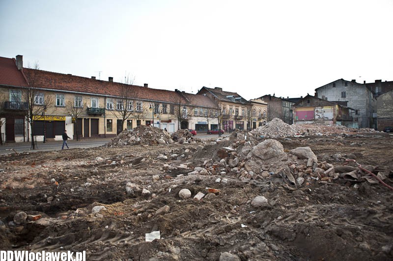 Porządkowanie terenu po kamienicach