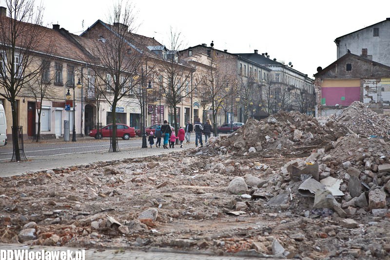Porządkowanie terenu po kamienicach