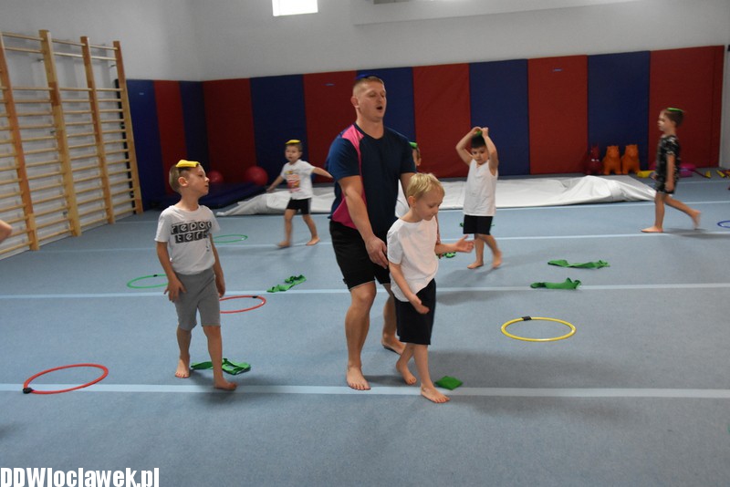 Dzieciaki ćwiczą sumo