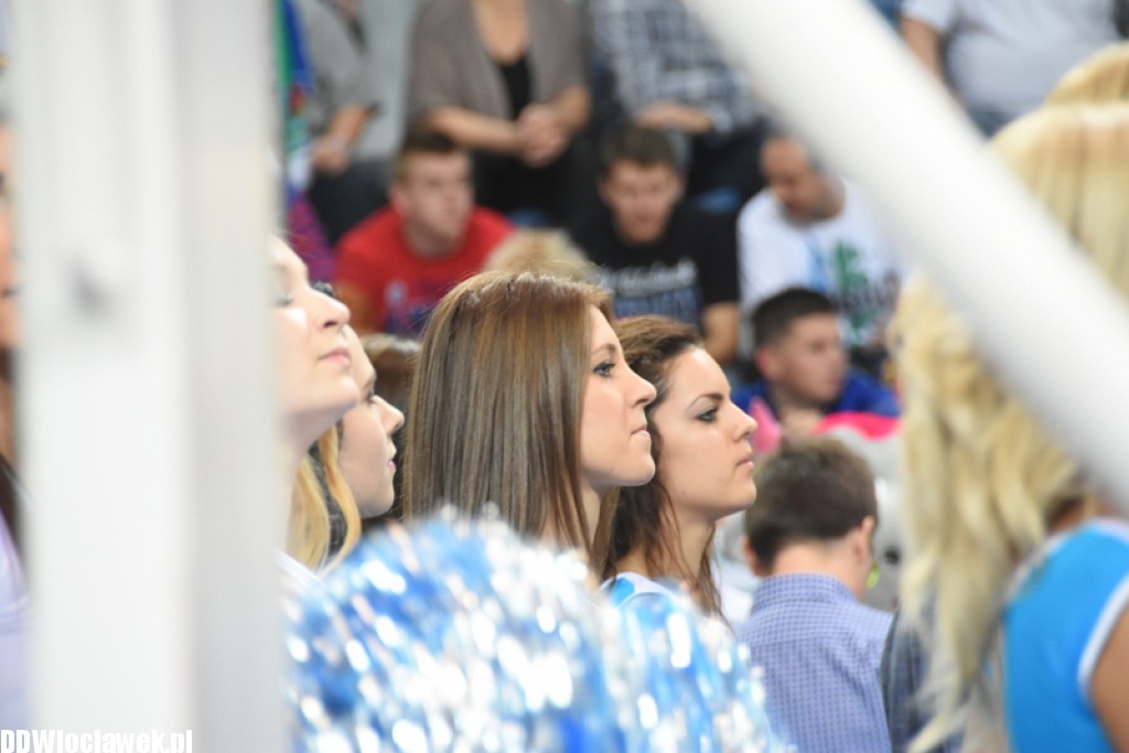 Anwil Dance Team na meczu Anwil - Asseco
