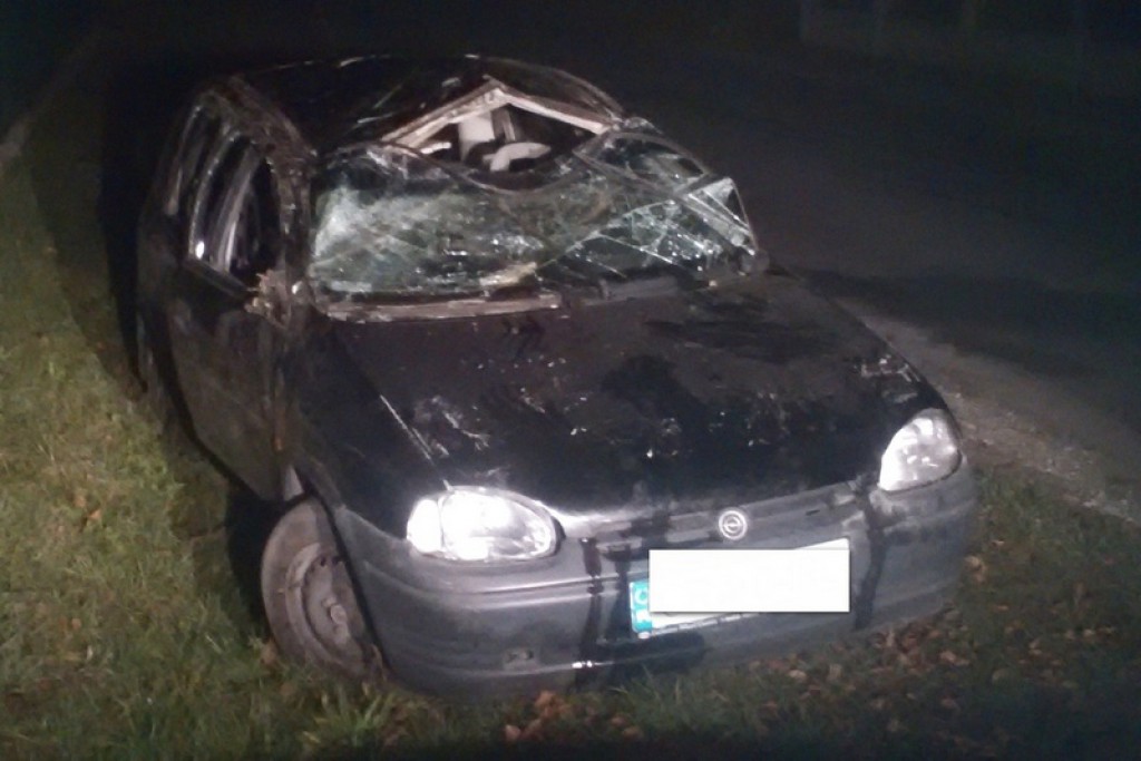 Czołówka i dachowanie - wypadki w regionie