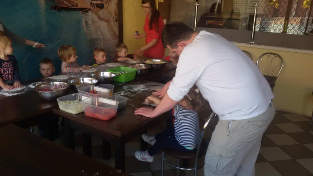 Zajęcia dla dzieci w pizzerii Neapol