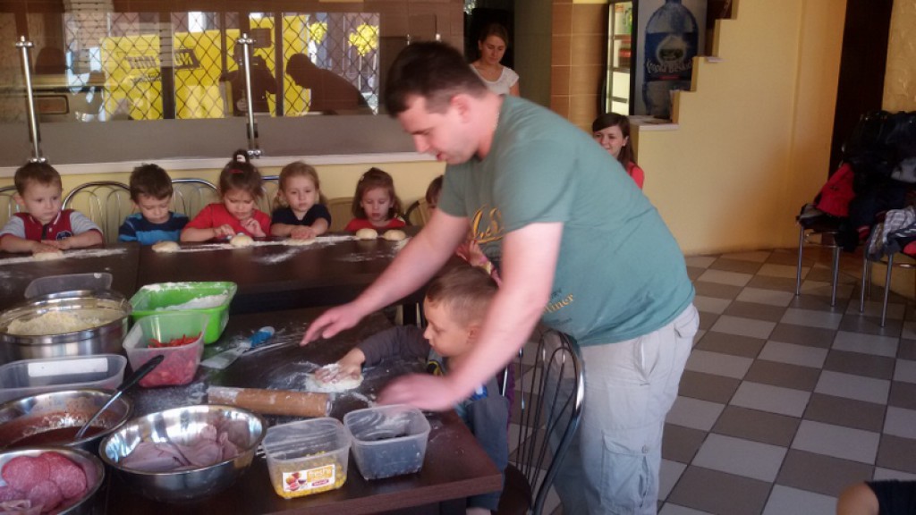 Zajęcia dla dzieci w pizzerii Neapol