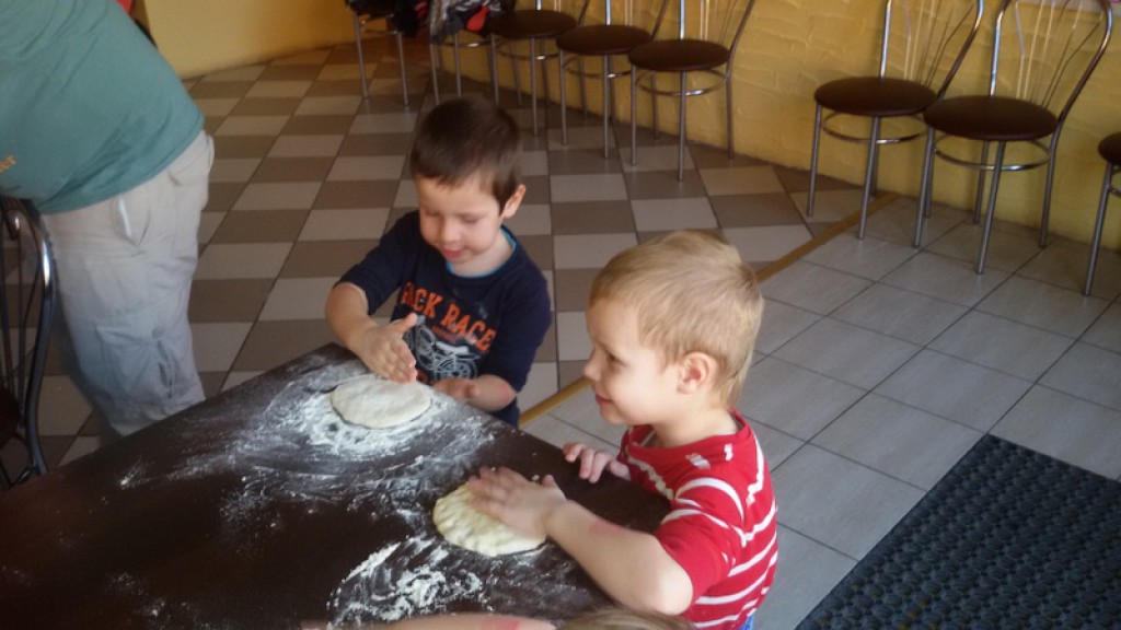 Zajęcia dla dzieci w pizzerii Neapol