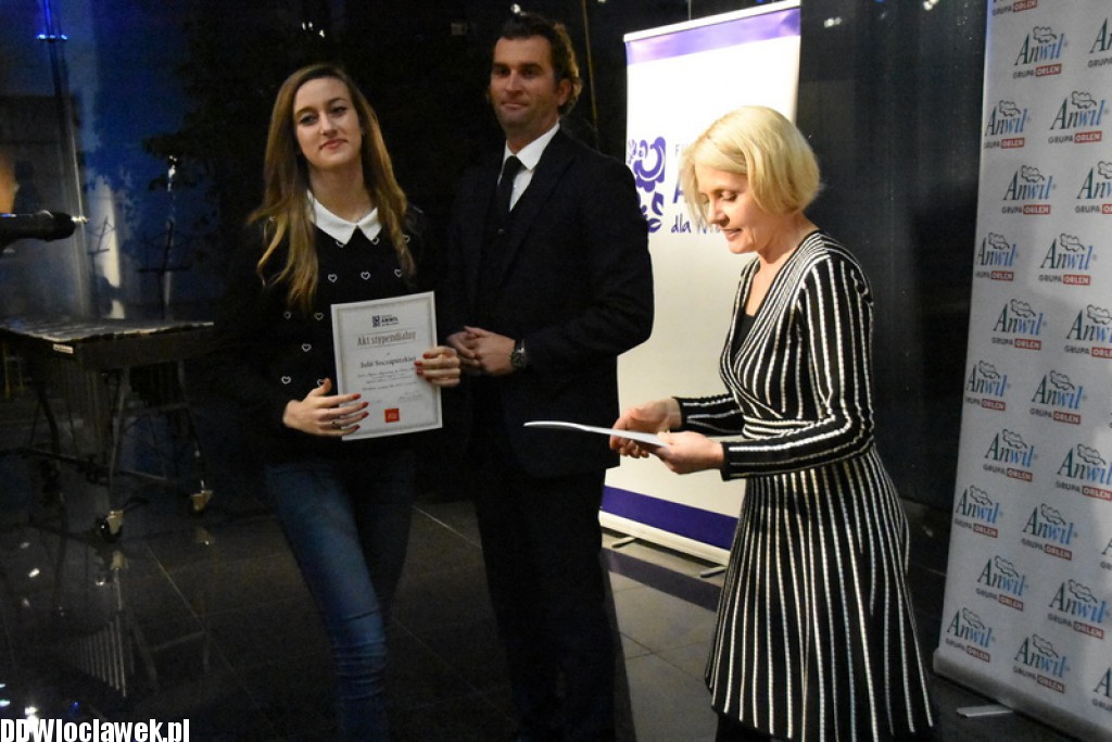 Wręczenie aktów stypendialnych