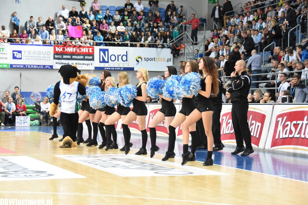 Cheerleaderki na meczu ze Śląskiem