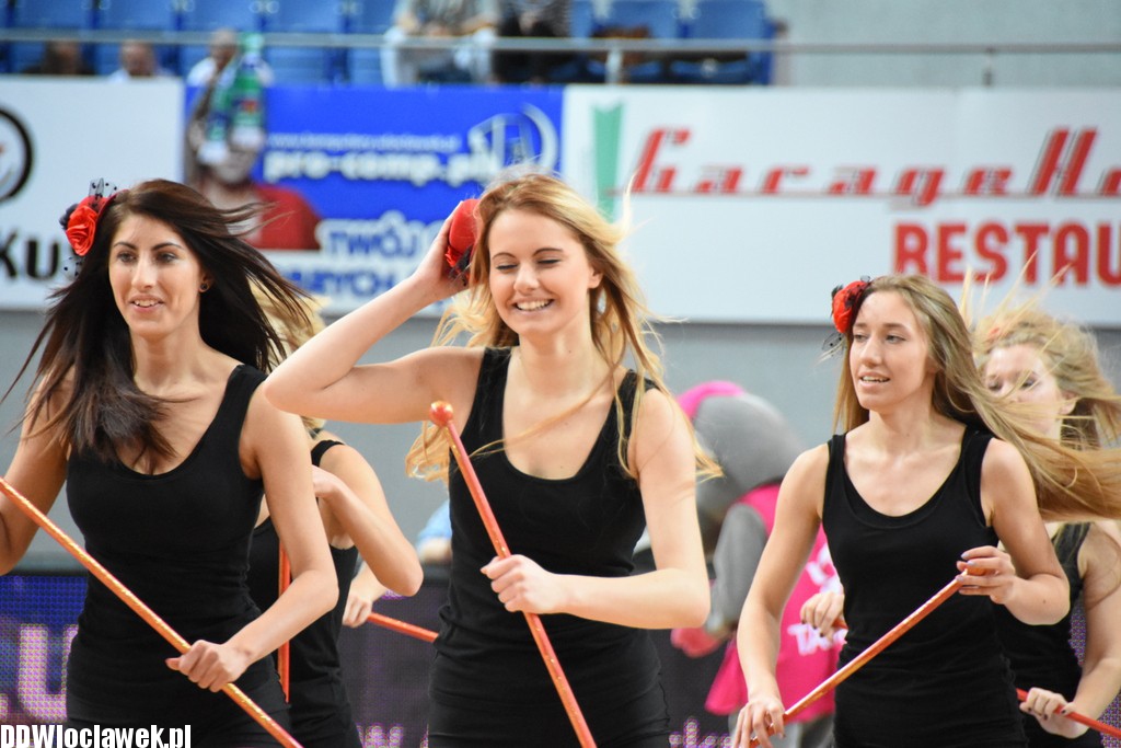 Cheerleaderki na meczu ze Śląskiem