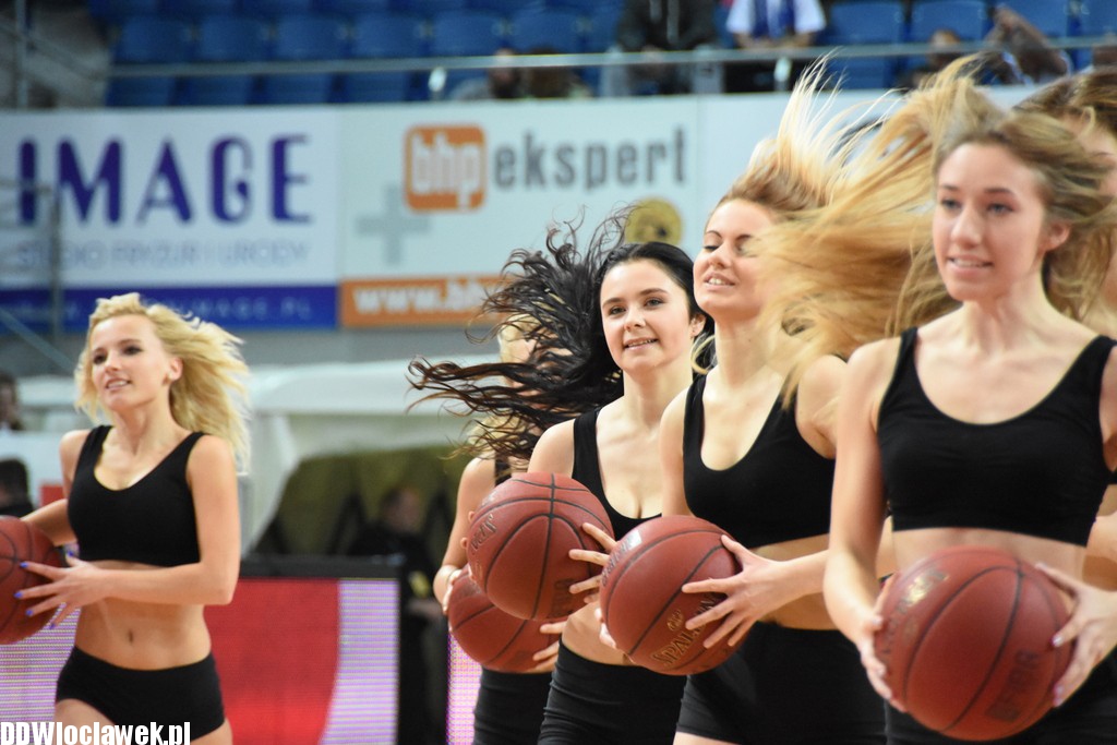 Cheerleaderki na meczu ze Śląskiem