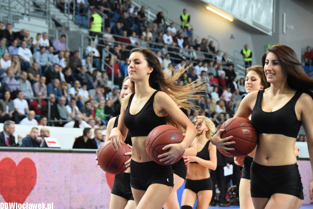 Cheerleaderki na meczu ze Śląskiem