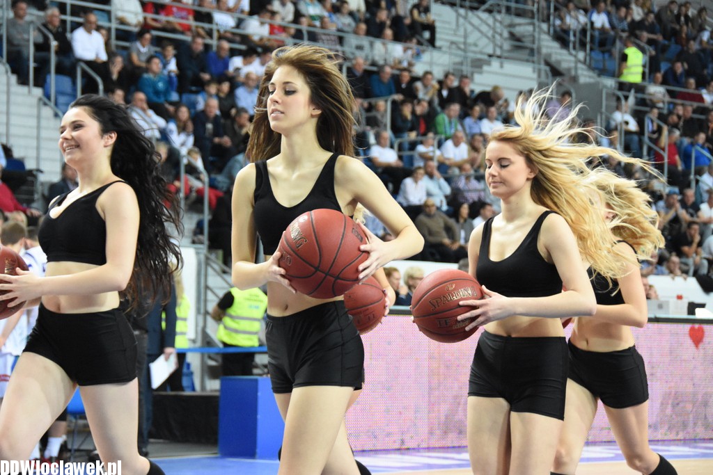 Cheerleaderki na meczu ze Śląskiem