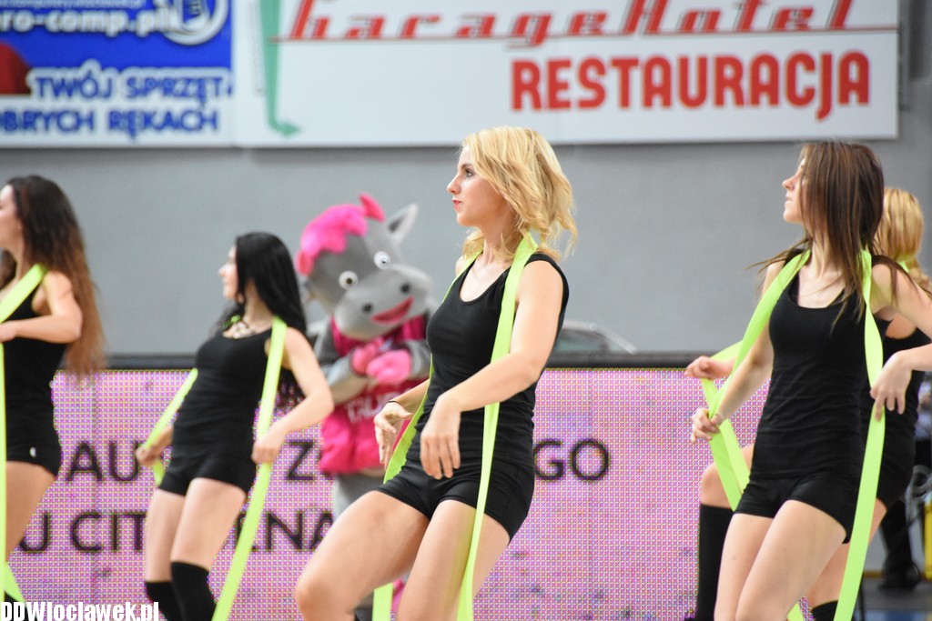 Cheerleaderki na meczu ze Śląskiem
