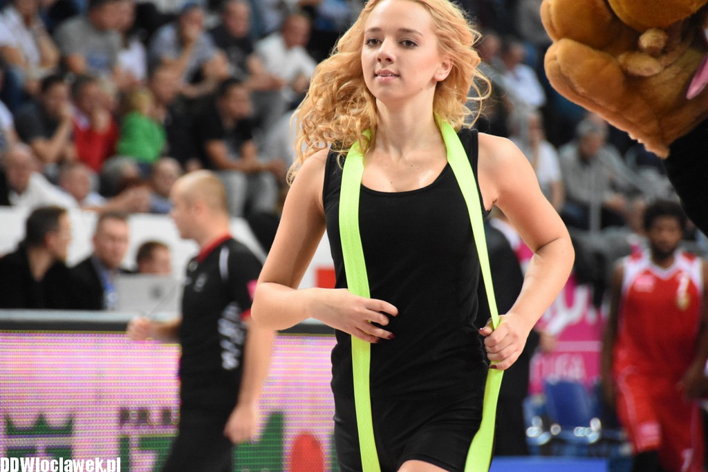 Cheerleaderki na meczu ze Śląskiem