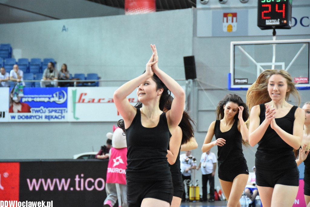 Cheerleaderki na meczu ze Śląskiem