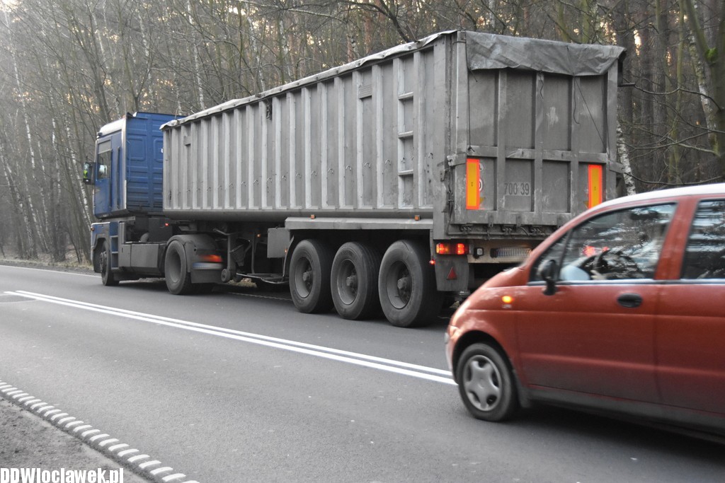 Kolizja trzech pojazdów na DK 62