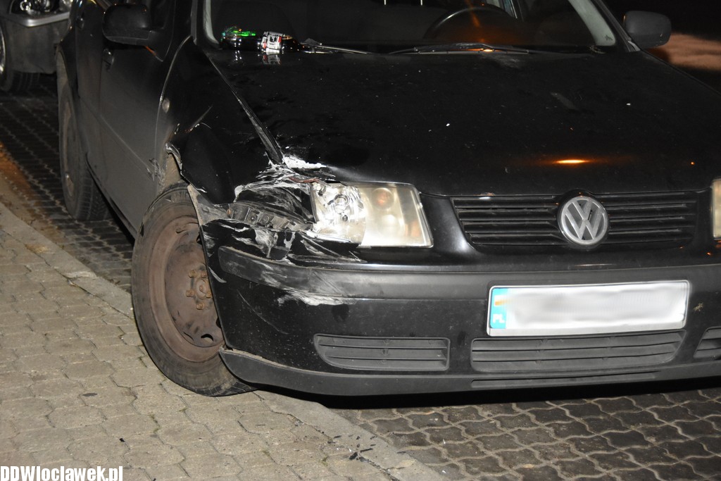 Kolizja przed wiaduktem na ulicy Wroniej