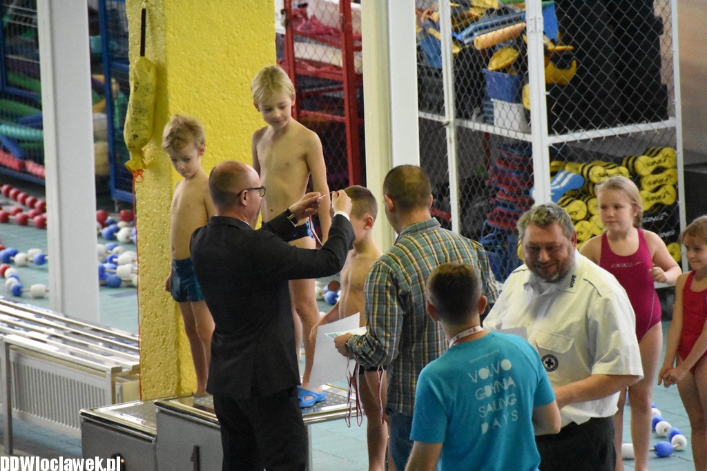Andrzejkowe zawody pływackie