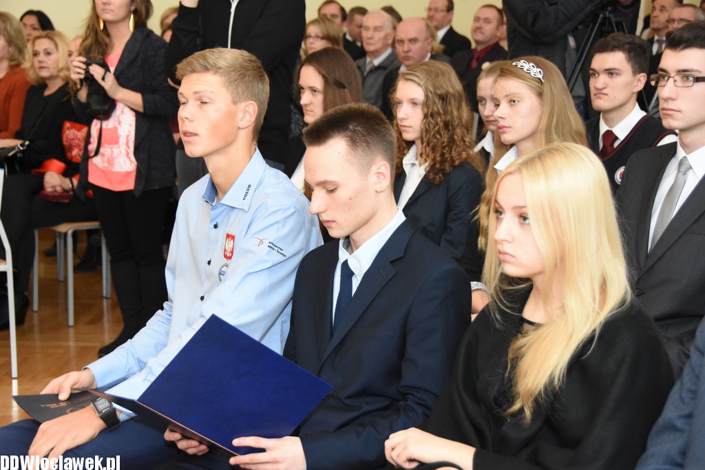 Wręczenie dyplomów stypendystom