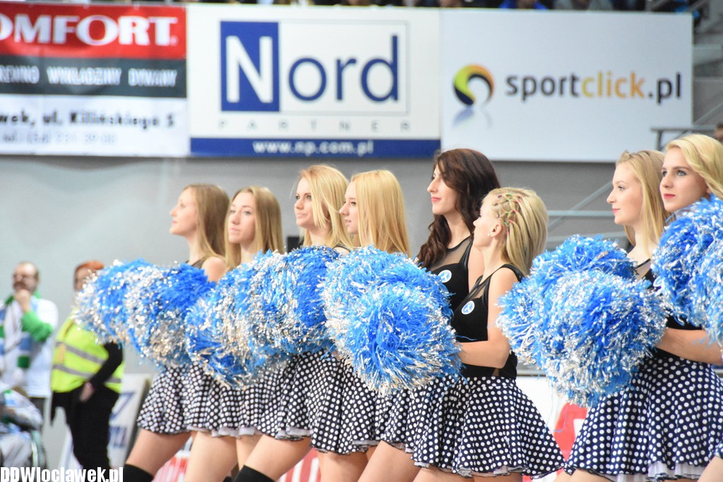 Cheerleaderki na meczu z Polpharmą