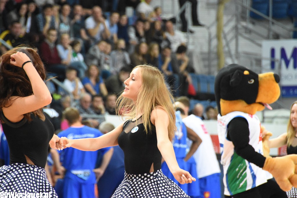 Cheerleaderki na meczu z Polpharmą