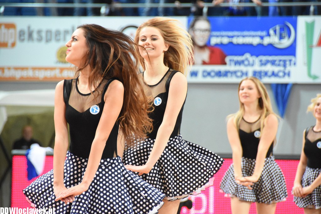Cheerleaderki na meczu z Polpharmą