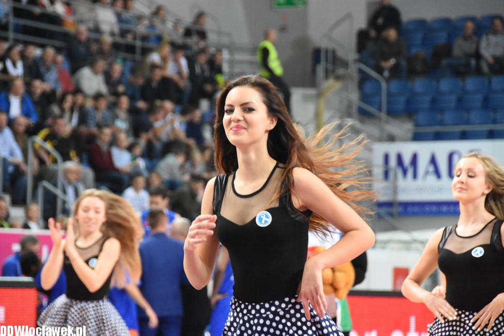 Cheerleaderki na meczu z Polpharmą
