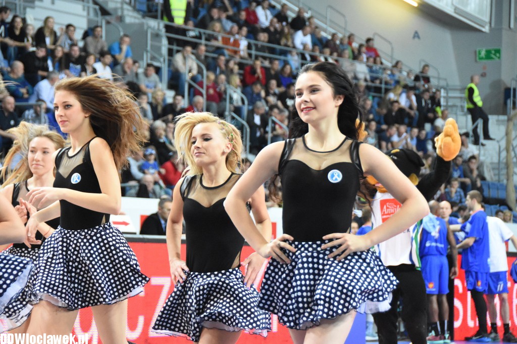 Cheerleaderki na meczu z Polpharmą