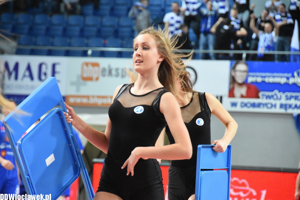 Cheerleaderki na meczu z Polpharmą